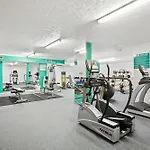 Coastal 1-Bed Apartment With Pool & Tennis Court