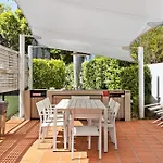 Coastal 1-Bed Apartment With Pool & Tennis Court