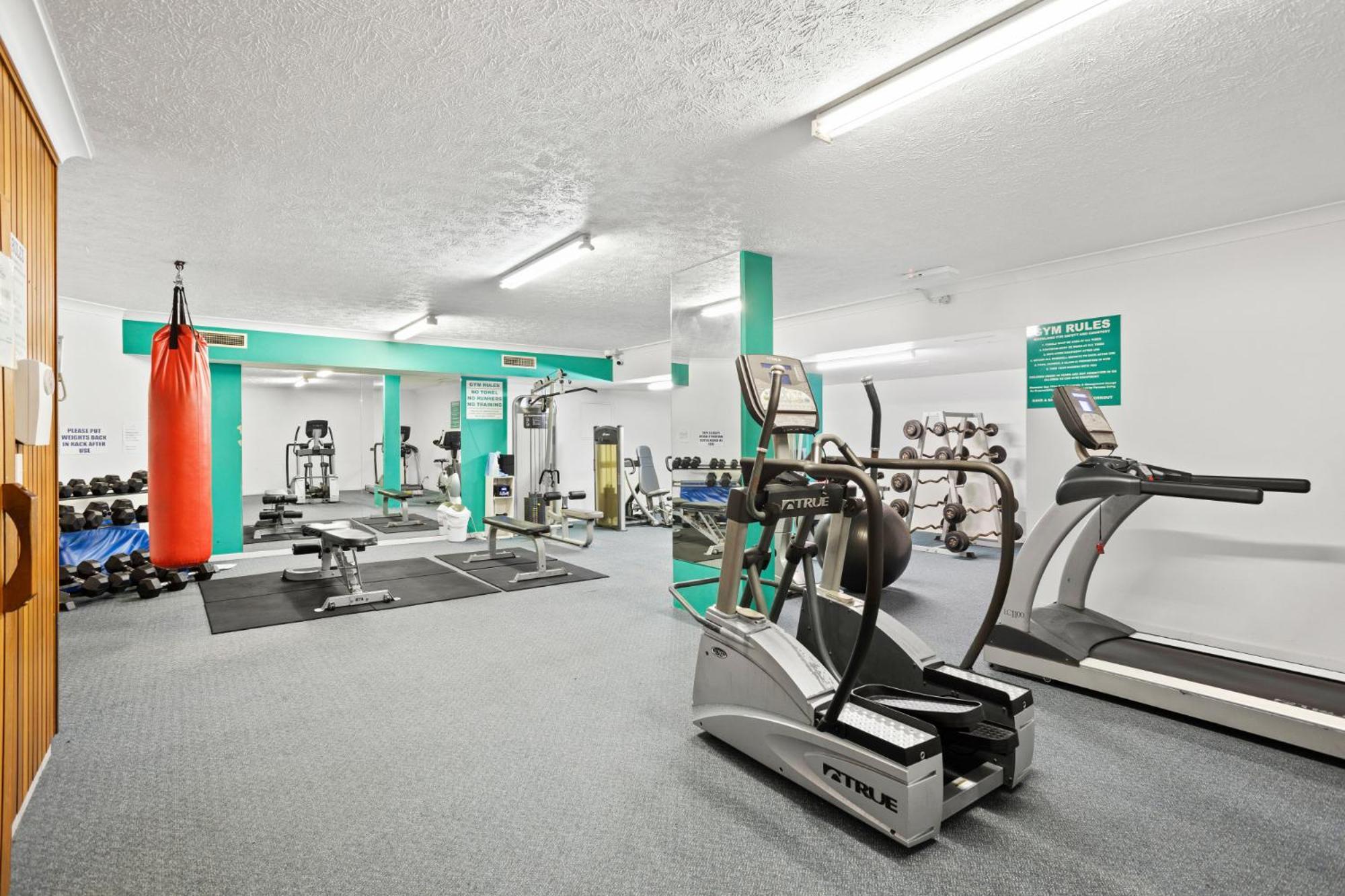 Apartment Coastal 1-bed With Pool & Tennis Court