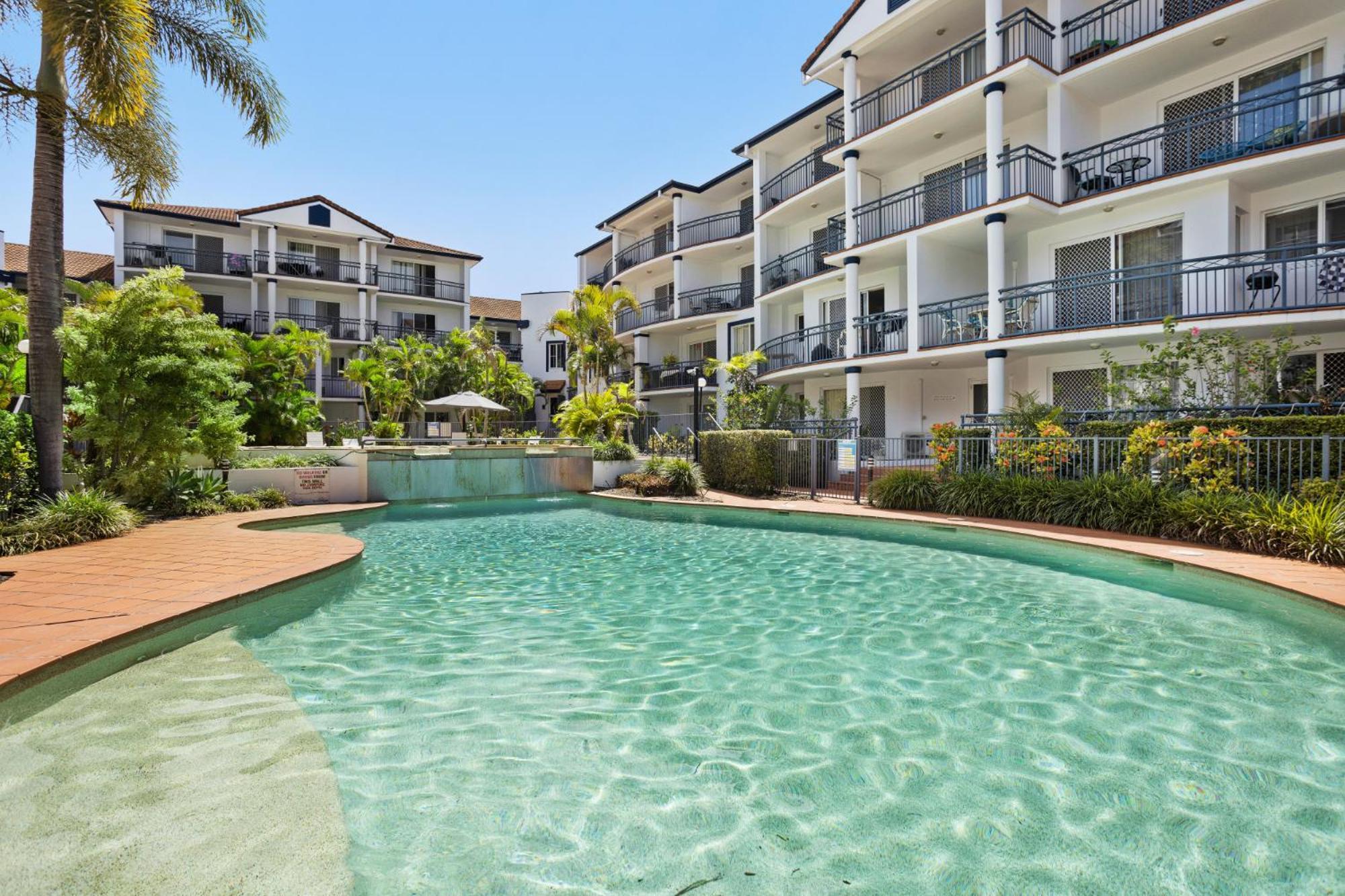 Apartment Coastal 1-bed With Pool & Tennis Court